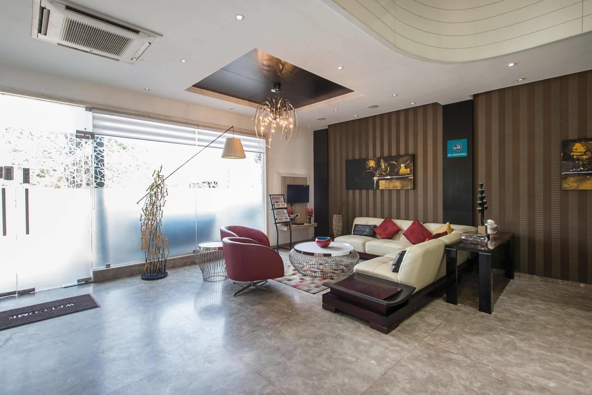 Hotel Rockland Jaipur Bagian luar foto