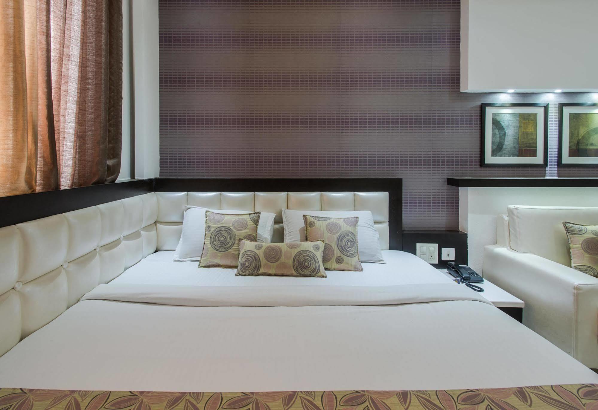 Hotel Rockland Jaipur Bagian luar foto