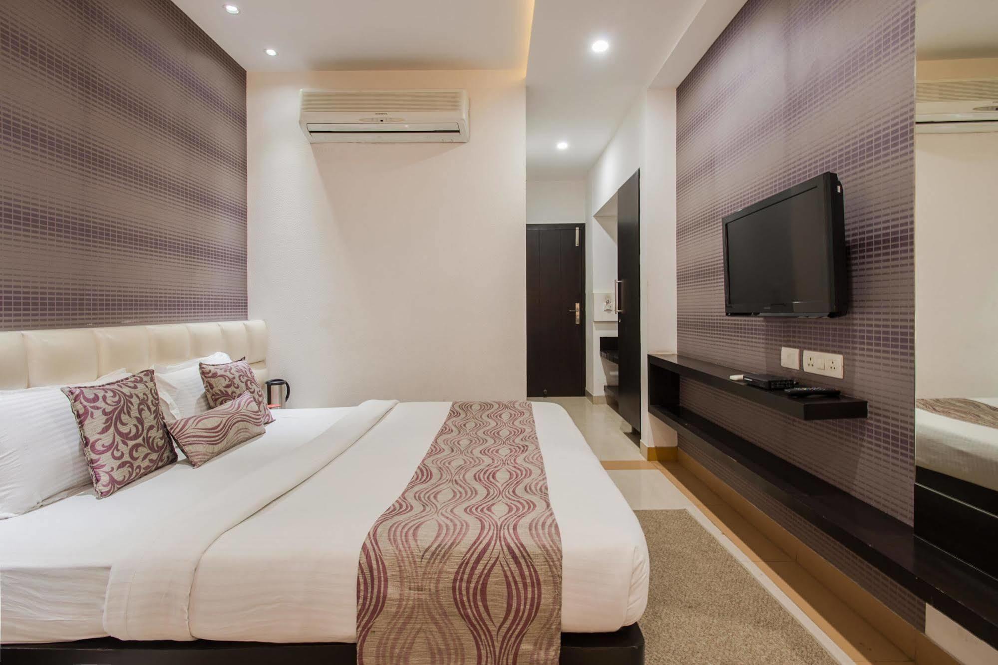 Hotel Rockland Jaipur Bagian luar foto