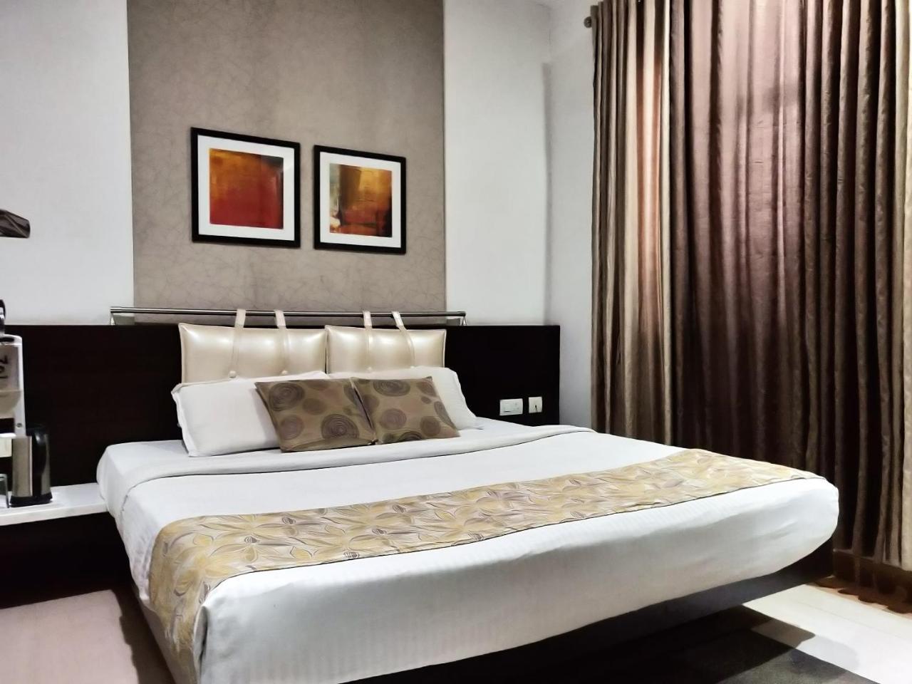 Hotel Rockland Jaipur Bagian luar foto