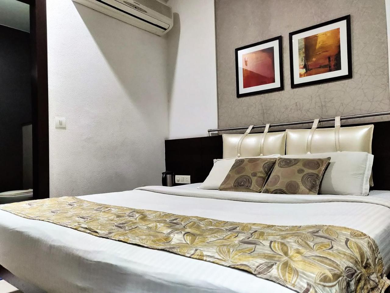 Hotel Rockland Jaipur Bagian luar foto