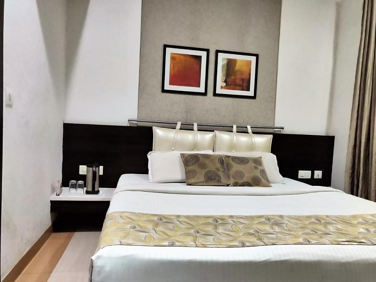Hotel Rockland Jaipur Bagian luar foto